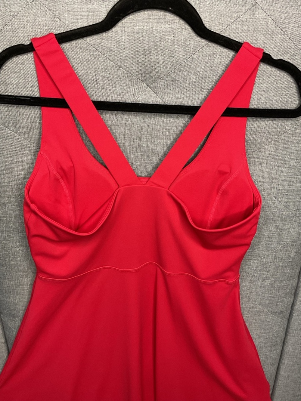 Red Athleisure Dress Mini Scalloped Hem Built In Bra Size L NWOT - Picture 8 of 10